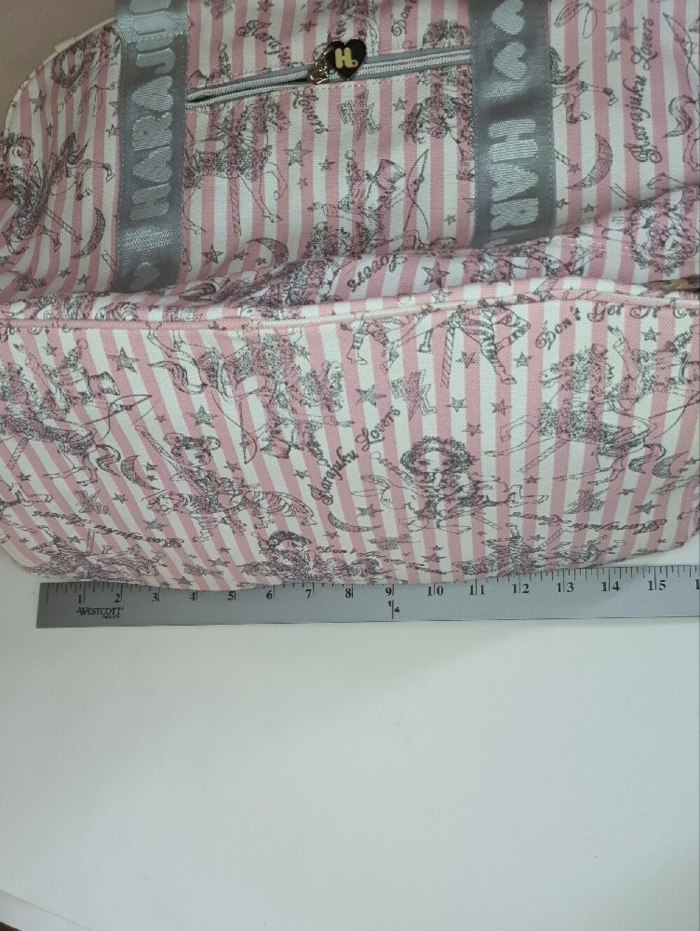 HARAJUKU LOVERS Narita Overnighter - NWT + Free Gift - Picture 12 of 16